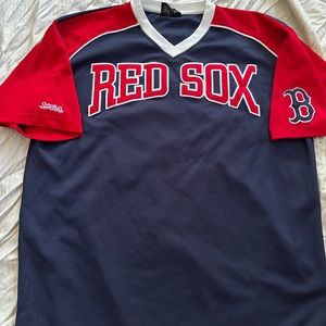 Stitches Boston Red Sox pullover Short sleeve shirt.